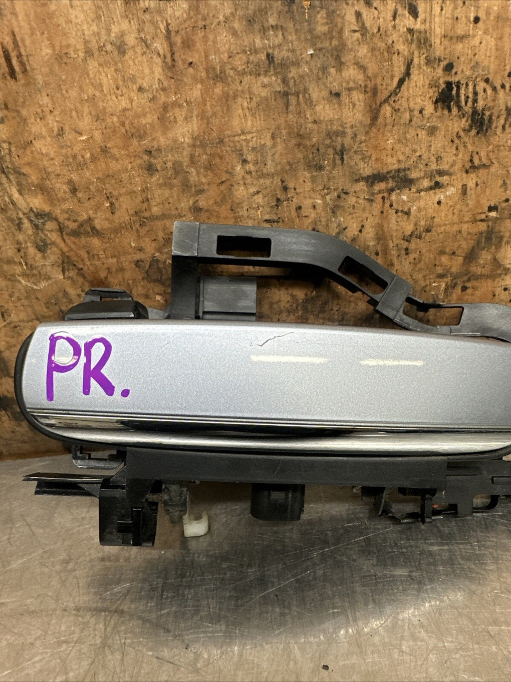 4F0837885 AUDI S6 C6 2010 EXTERIOR DOOR HANDLE REAR LEFT PASSENGER SIDE SILVER