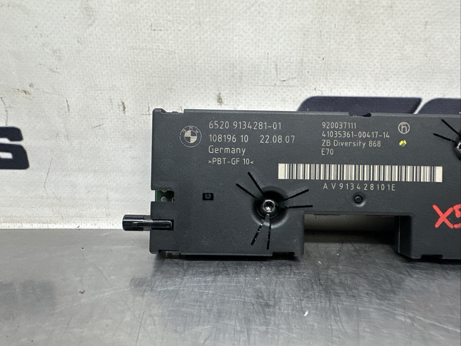  10819610 2004-2012 BMW 1 SERIES E81/87 AMPLIFIER ANTENNA CONTROL MODULE