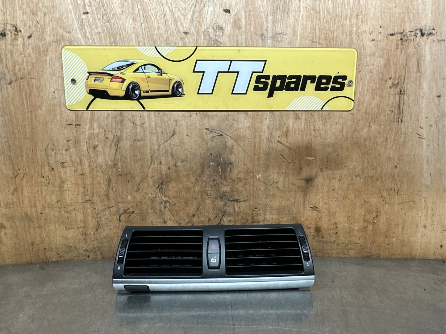 BMW X5 E70 X6 E71 07-13 DASHBOARD CENTRE AIR VENT WITH GLOVE BOX SWITCH 7161801