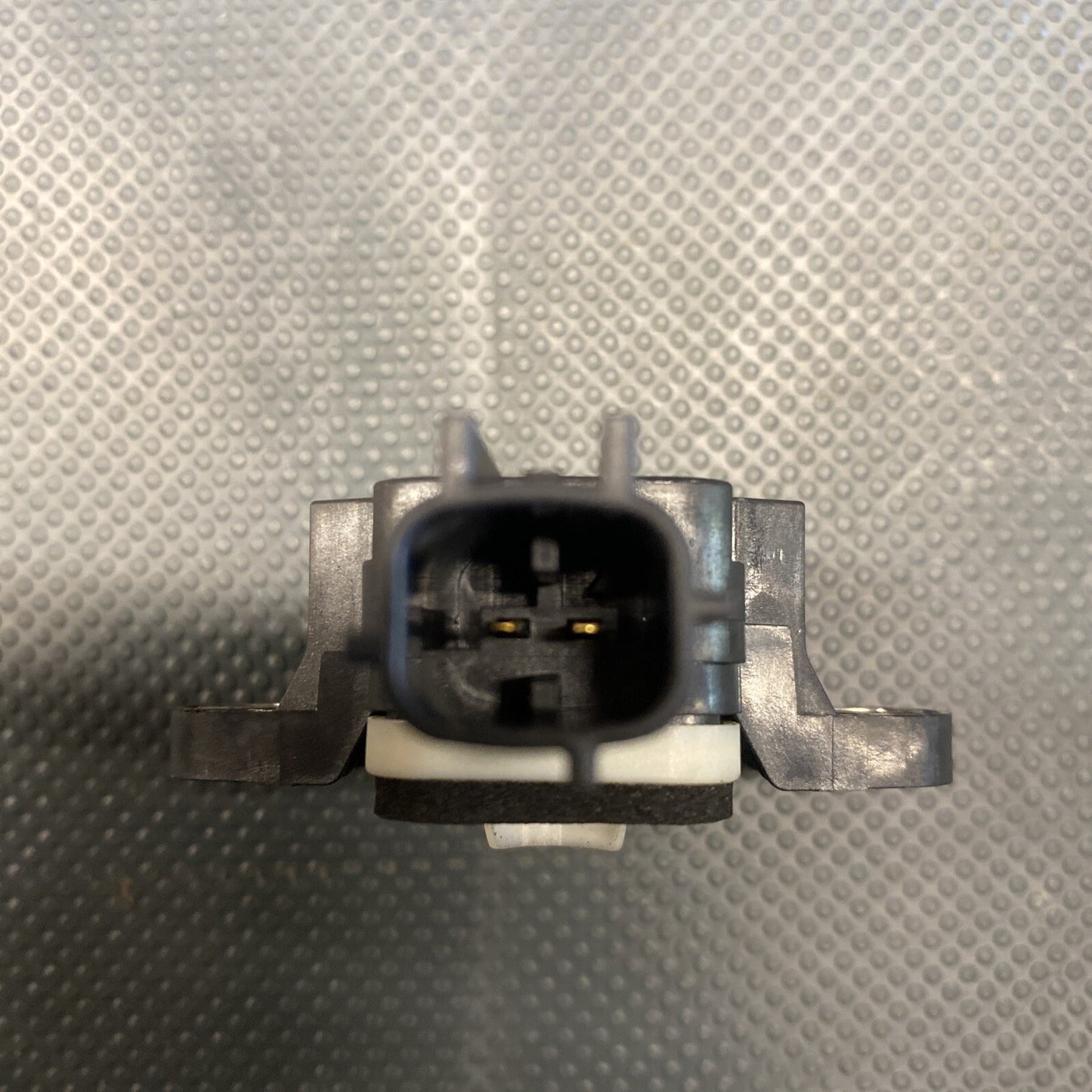 AUDI A4 B7 AIRBAG CRASH IMPACT SENSOR 8P0955557