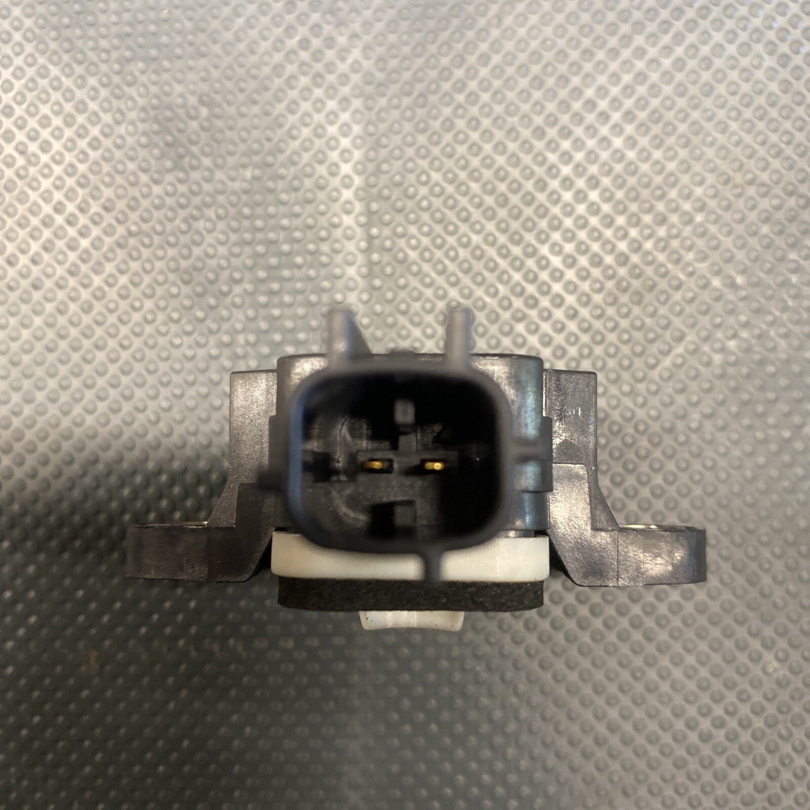 AUDI A4 B7 AIRBAG CRASH IMPACT SENSOR 8P0955557