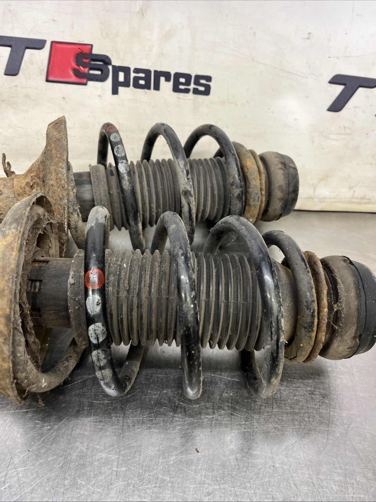 2003 AUDI TT 8N 1.8T FRONT SUSPENSION SHOCK ABSORBERS SET   PAIR 8N0413031K