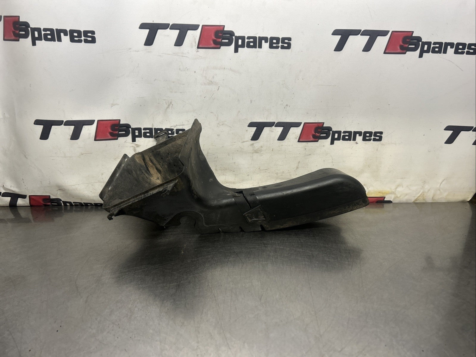 AUDI TT INTERCOOLER AIR GUIDE DRIVERS /OFFSIDE Mk1 8N 98-06 8N0117336A
