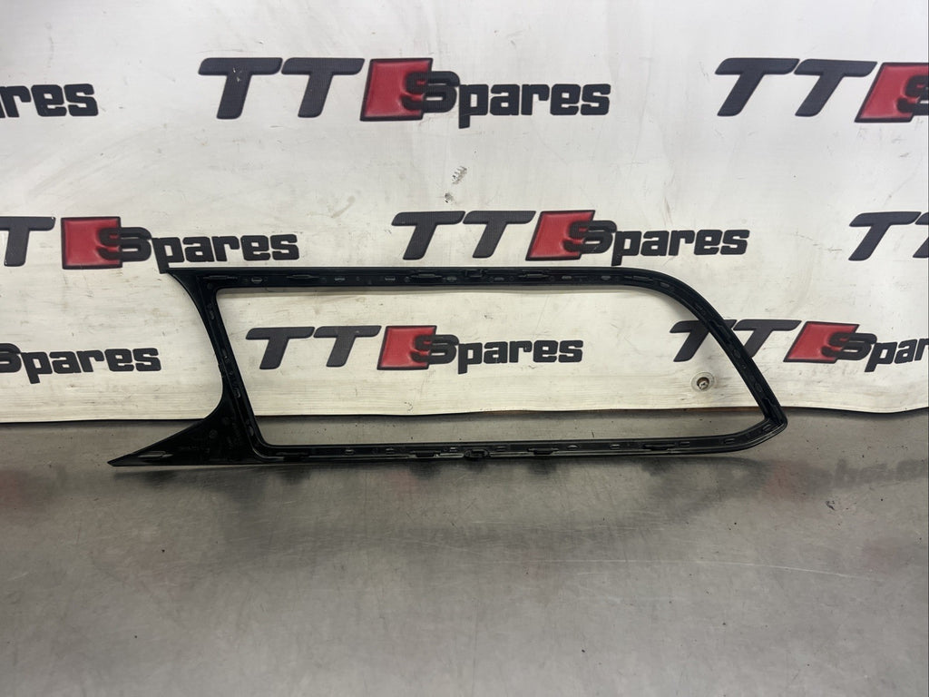 16-19 SEAT LEON FR MK3 5F CENTRE DASHBOARD TRIM BLACK 5F2858061