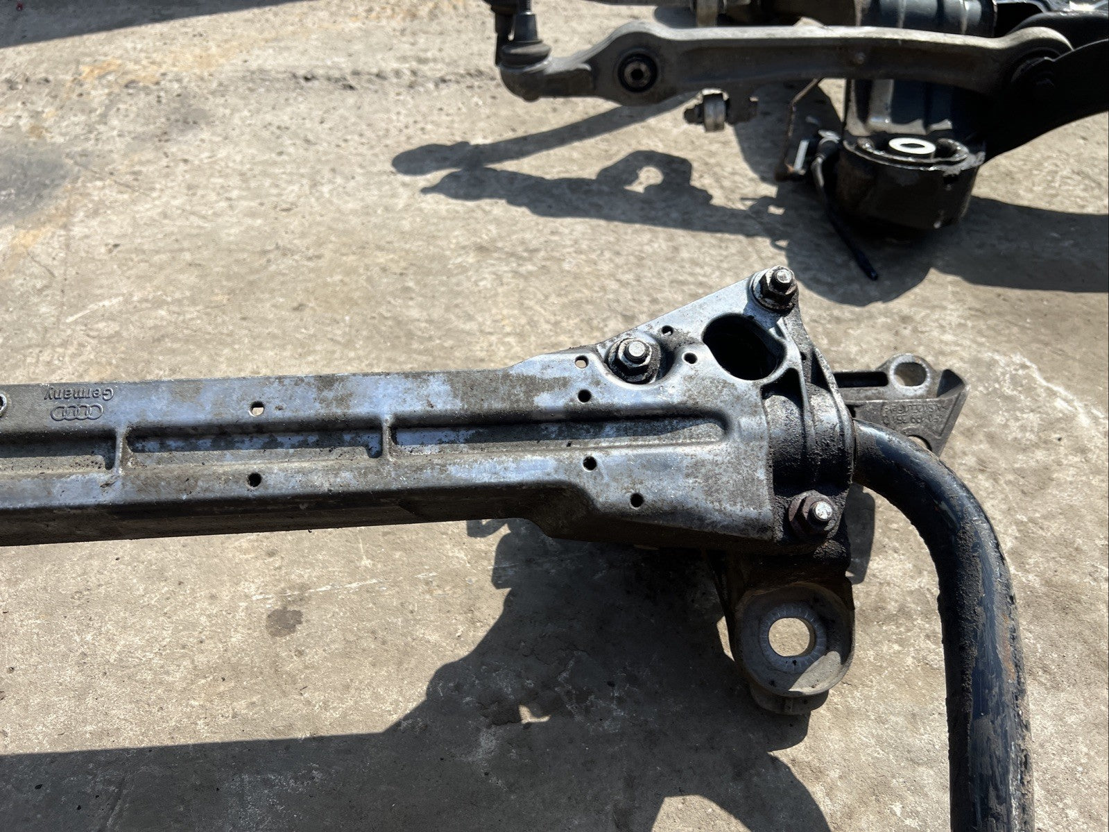 Stabilizer front axle Audi A6 S6 5.2 V10 front axle 4F0199403E