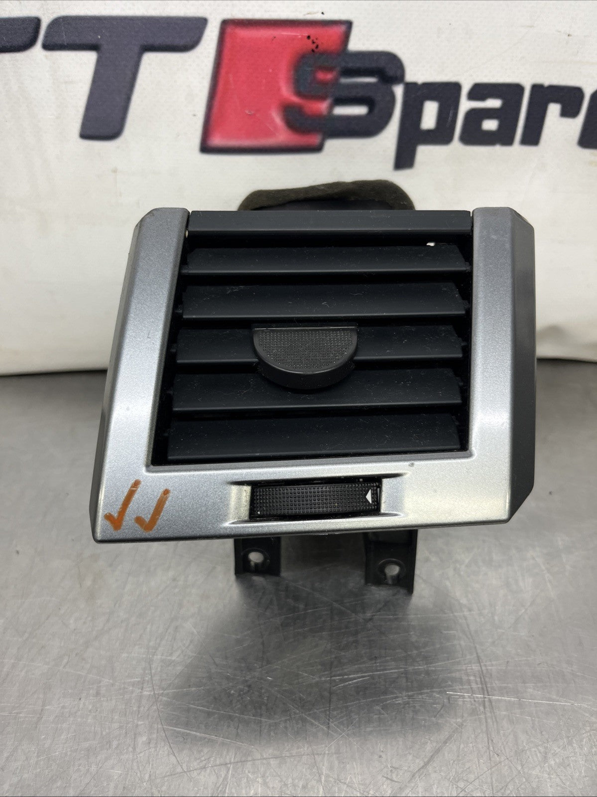 JBD500180XXX Range Rover Sport Air Vent Off Side Outer Dashboard 2005 to 2009