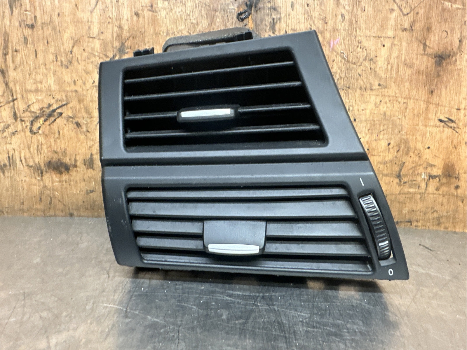  7161803 BMW E70 E71 X5 X6 Passenger Side Front Dashboard Air Vent Black