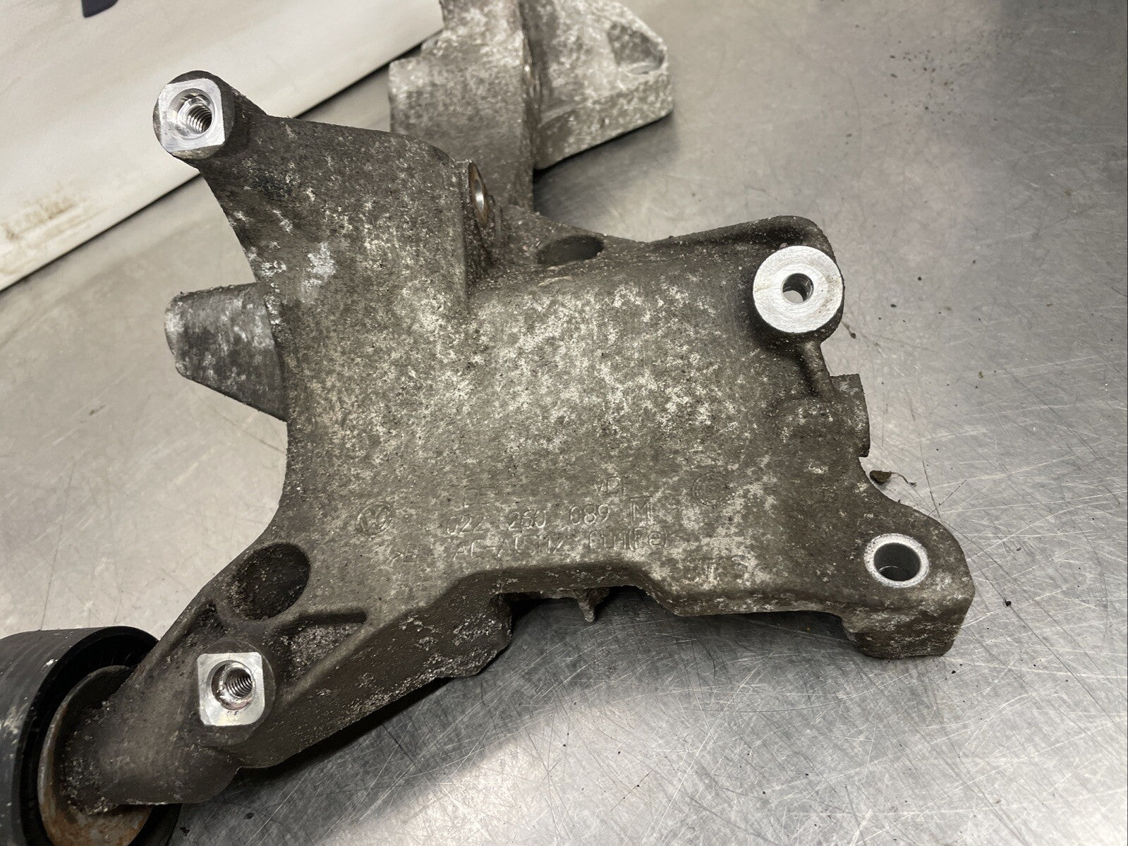 VW GOLF R32 3.2 ALTERNATOR BRACKET AIR CON BRACKET 022260089M 05~10⚡RAPID POST⚡
