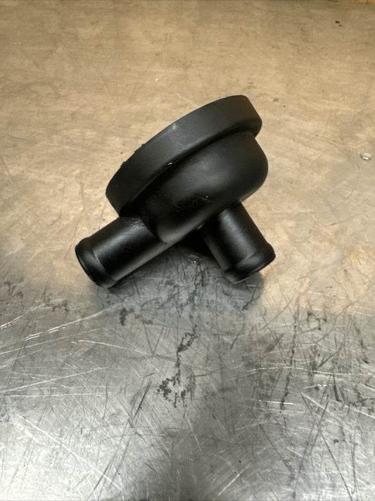06A129101D Engine Block Breather Valve Skoda Octavia 06a129101a