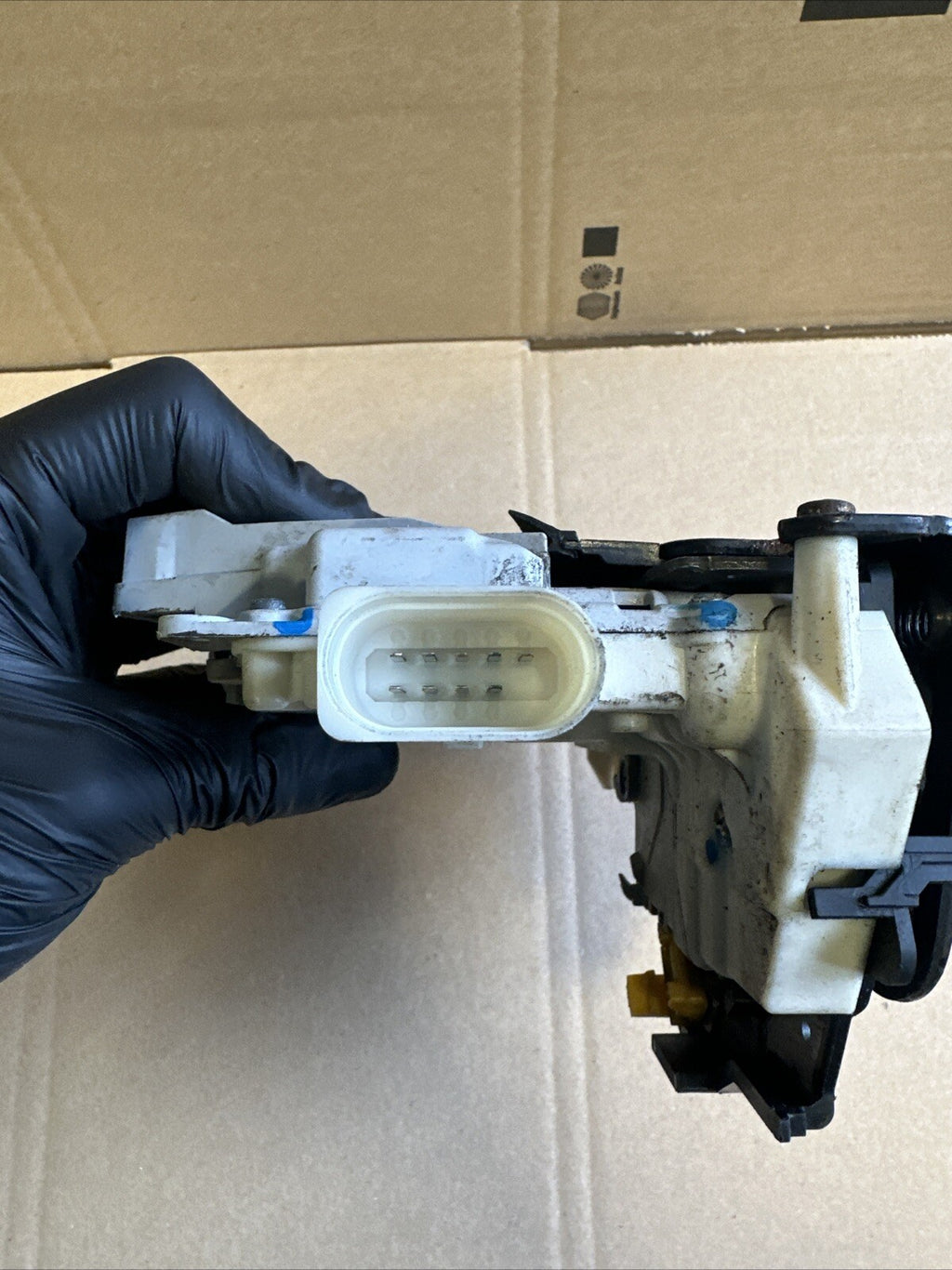 2009 AUDI S6 A3 2.0 TFSI 8P Quattro sport 5DR DRIVERS FRONT DOOR LOCK 4F2837016B
