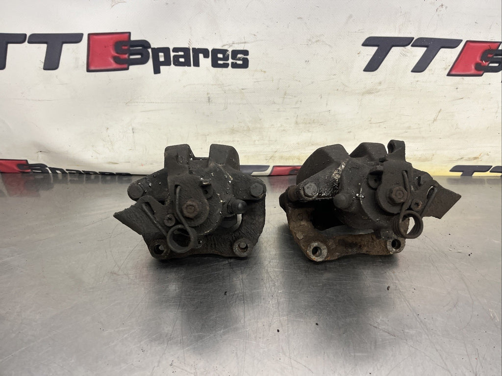 AUDI TT MK1 8N 225 / V6 PAIR OF REAR BRAKE CALIPERS CARRIERS GOLF UPGRADE 256MM