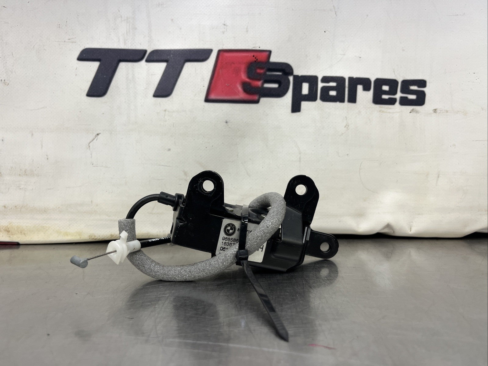 7162147 988586 105  engine bonnet/hood lock release cable bmw x5 e70