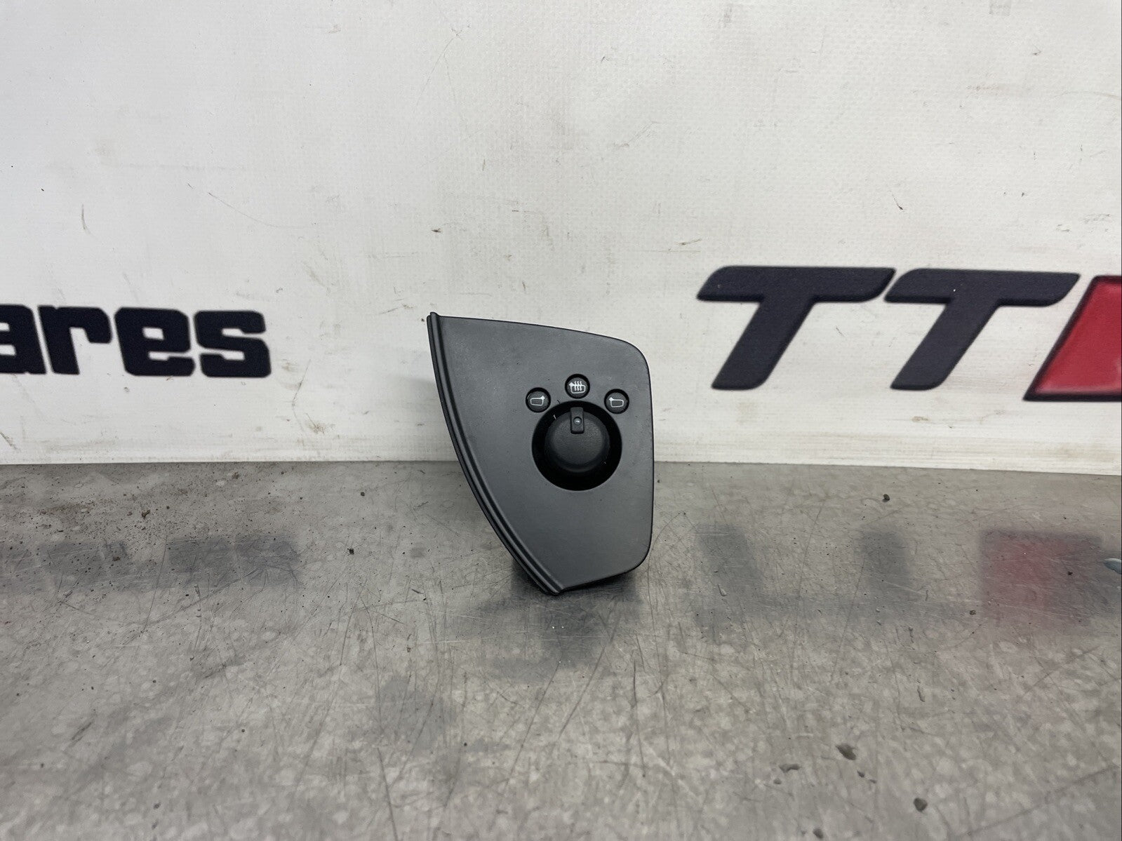 06-14 AUDI TT MK2 8J WING MIRROR SWITCH BLACK GENUINE