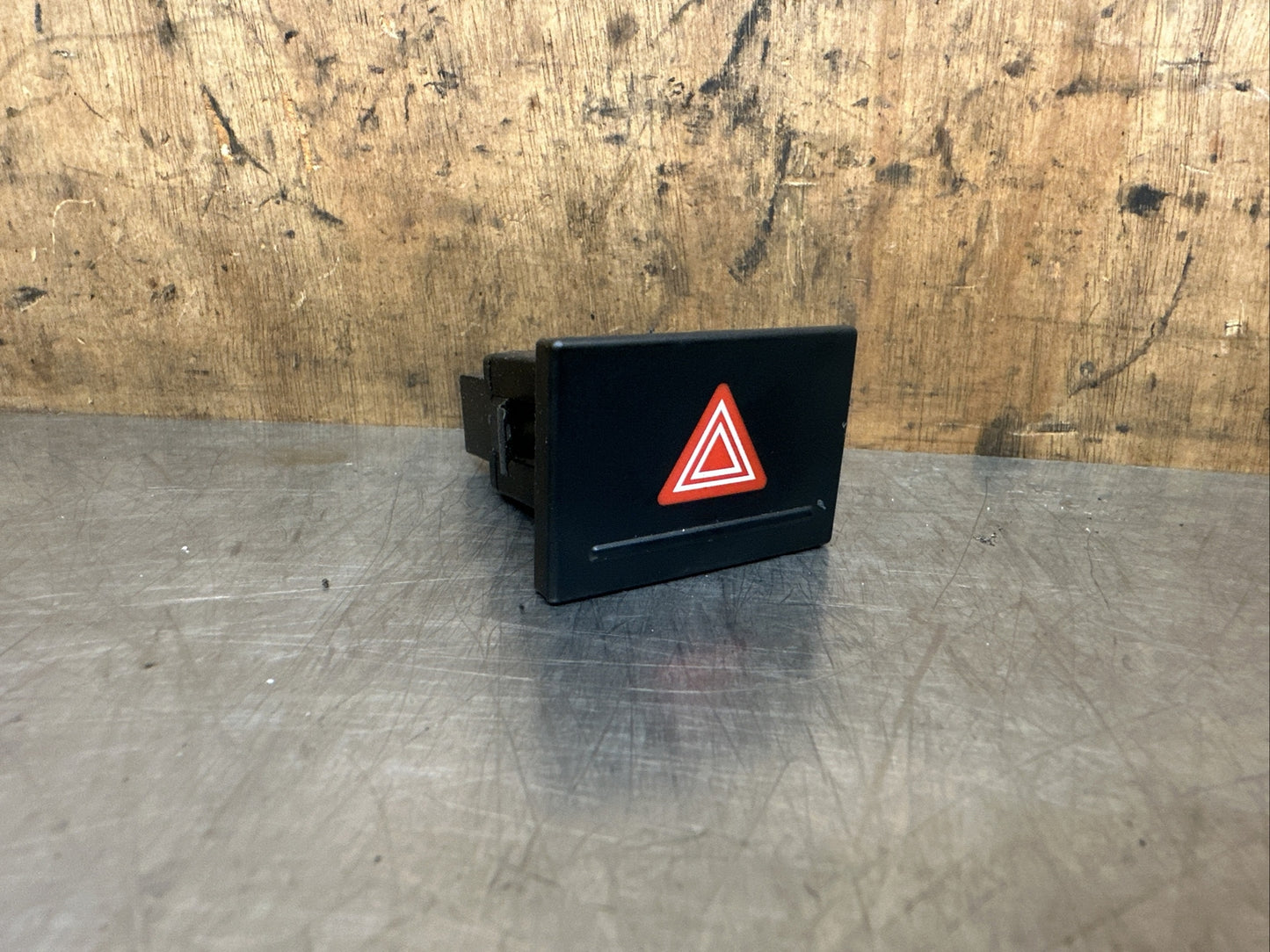 VOLKSWAGEN TOAREG HAZARD WARNING LIGHT SWITCH  7L6953235A 2002-2008