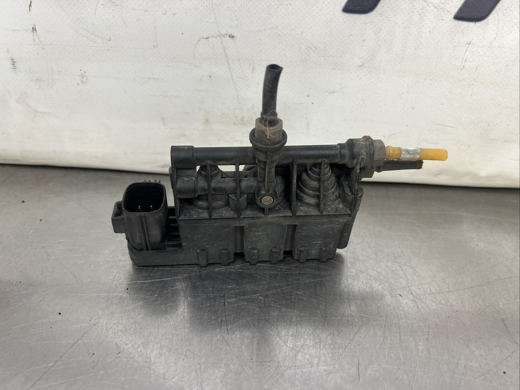 Land Rover Discovery 3 04-09 Front Air Suspension Relief Valve RVH00095