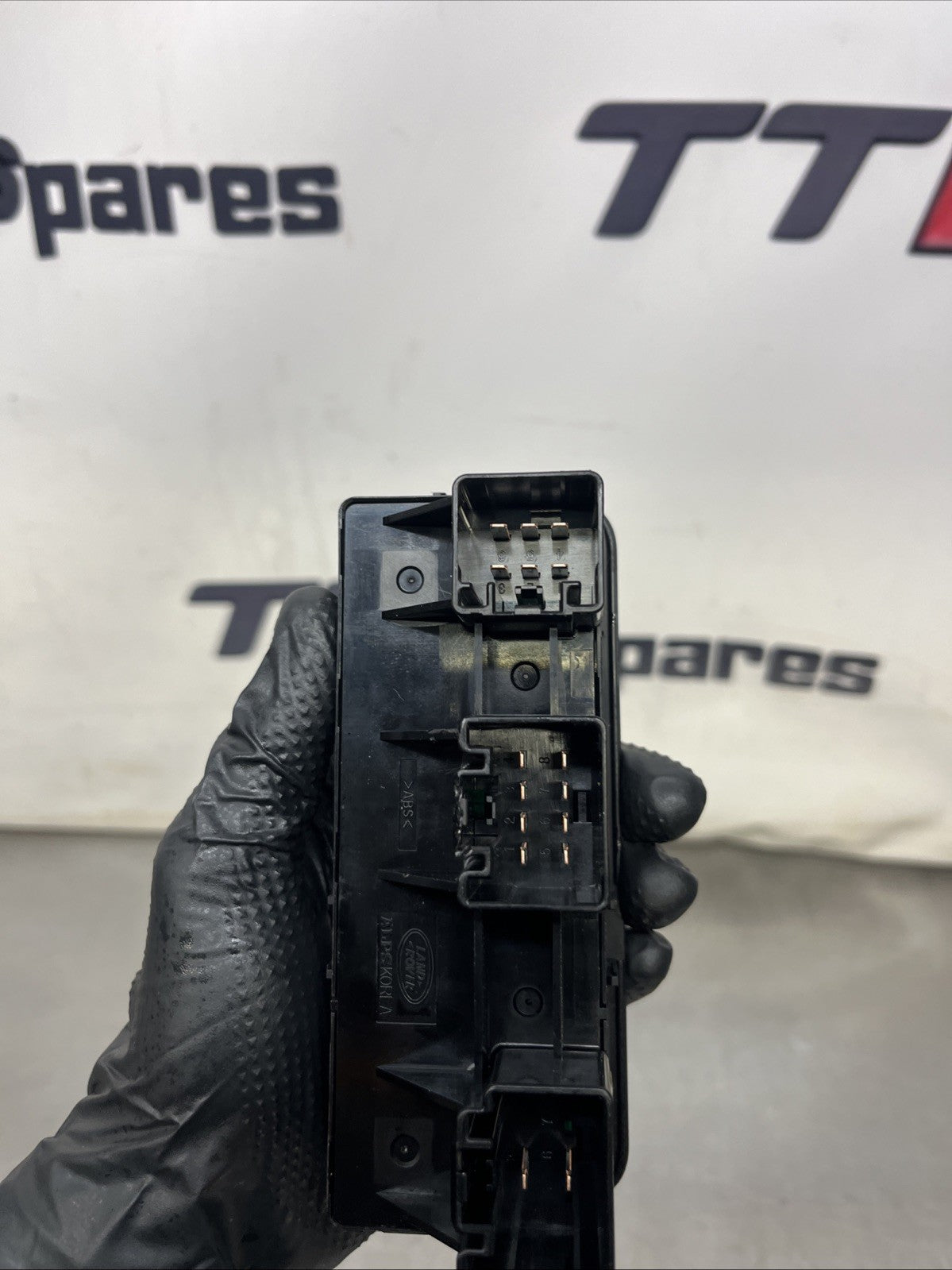 YUD500950PVJ Land Rover Discovery 3 Window Control Switch Right Front 2005