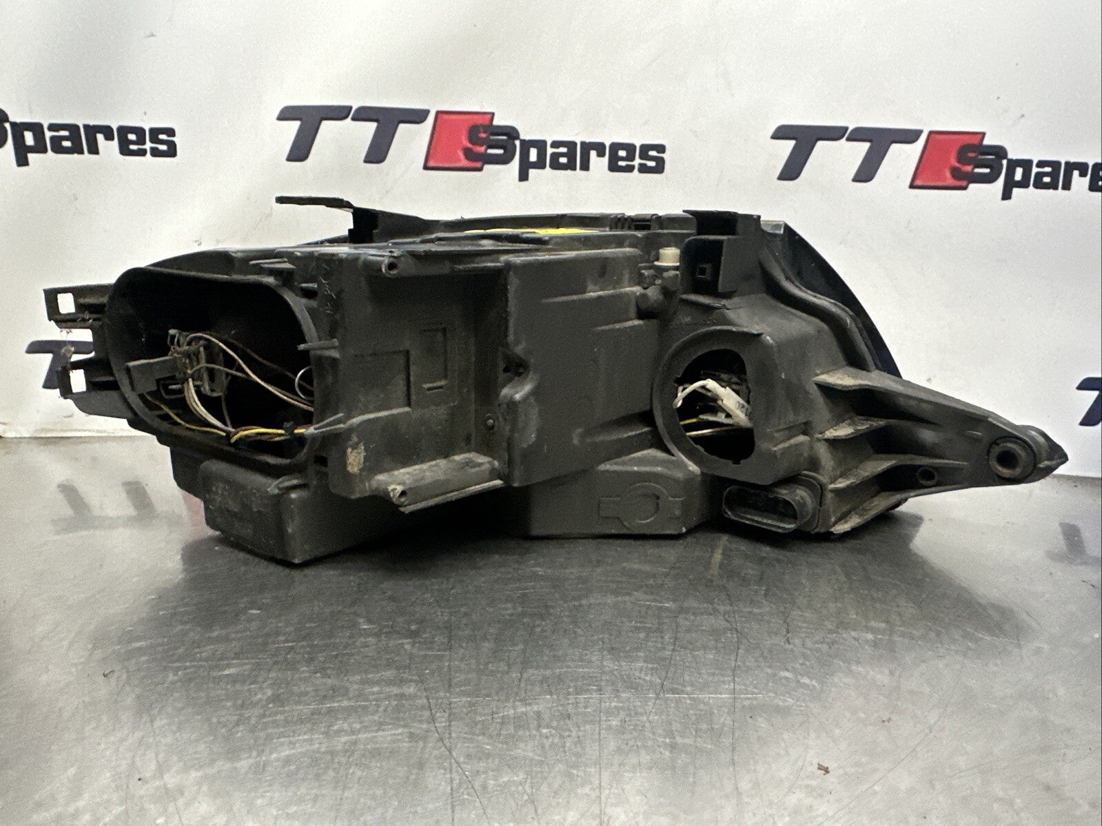 Audi TT Mk1 8N Xenon Headlight Passenger Side Front Left Black 1999 - 2005