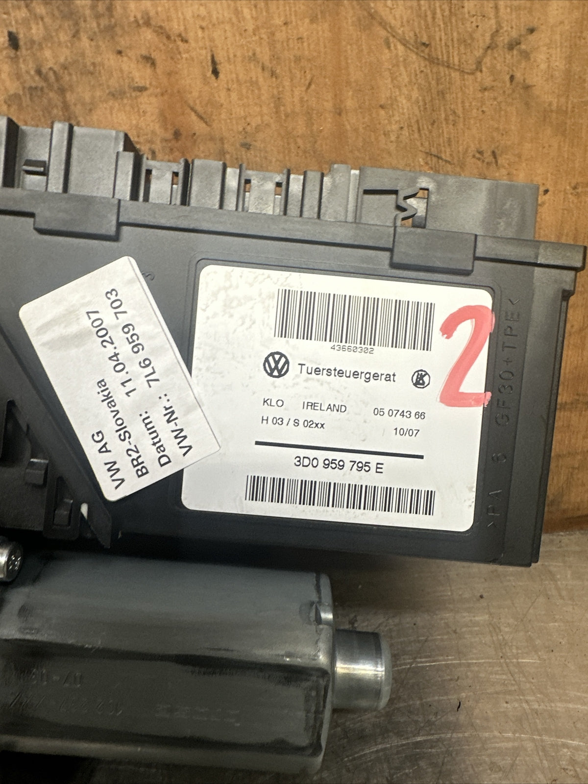 3D0959795E VOLKSWAGEN TOUREG MK1 FL 5DR 04-10 WINDOW MOTOR REAR PASSENGER 