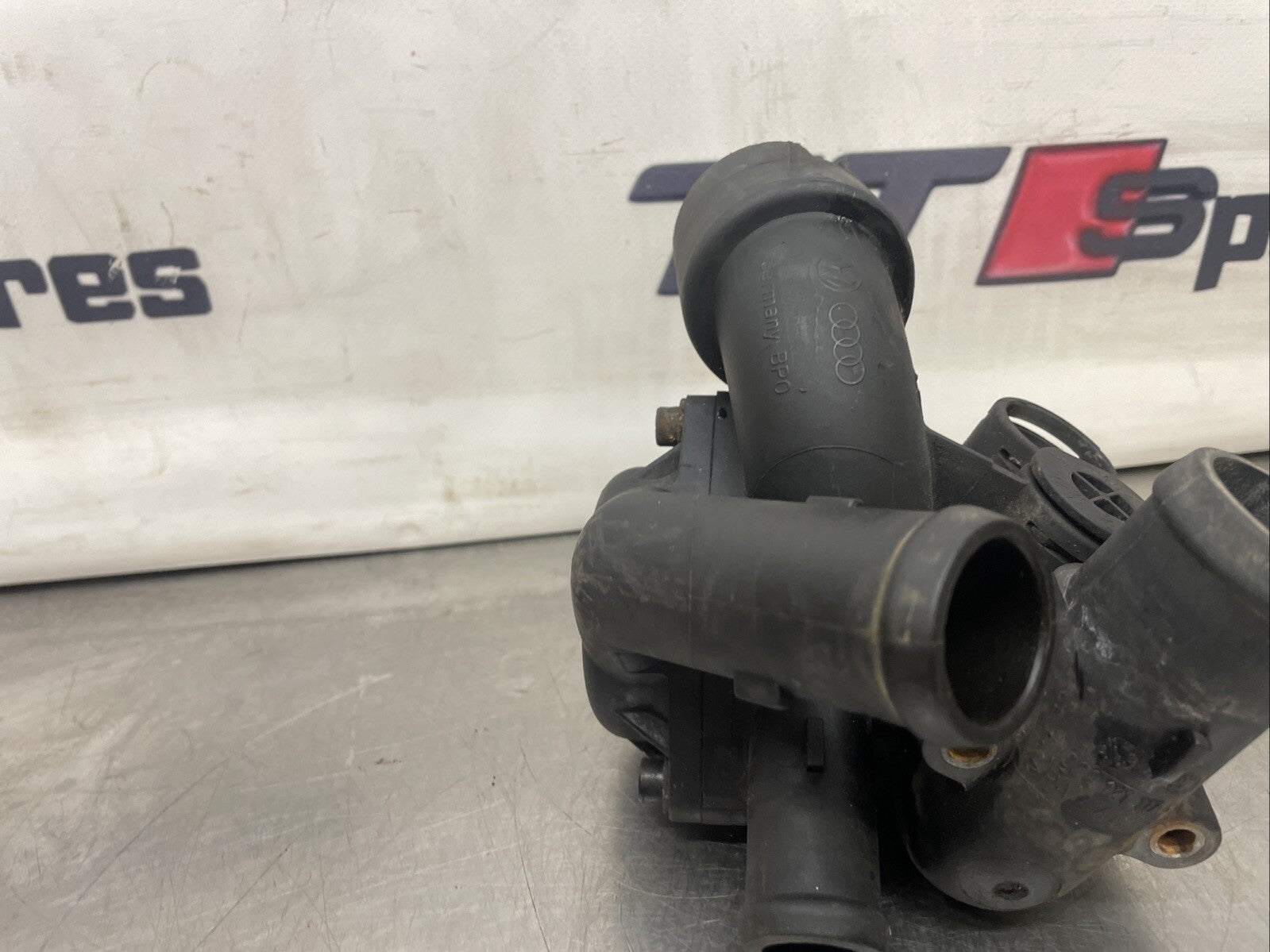 VW OEM MK4 Thermostat Housing Golf Bora V5 V6 R32 TT 3.2 - 022121117C -ALL PARTS