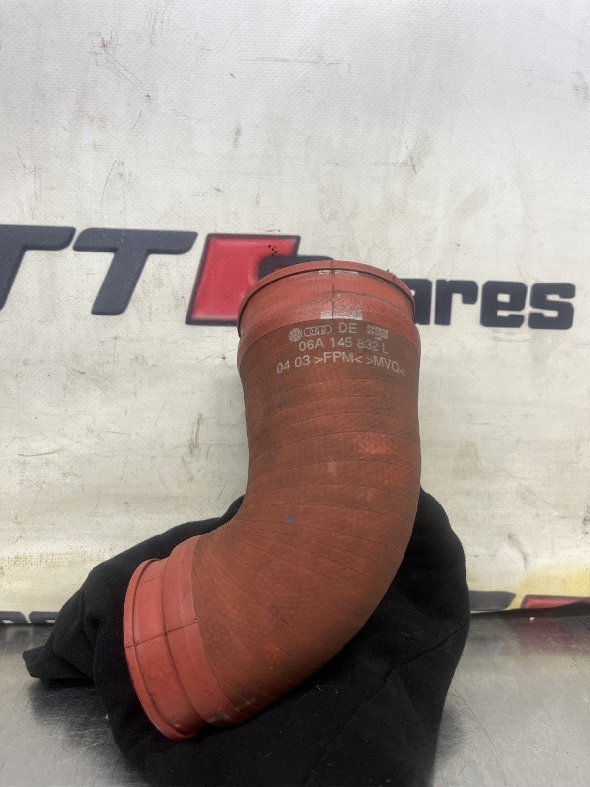 Audi TT Mk1 8N 1998-2006 BAM 225 Turbo Pressure Boost Red  Pipe 06A145832L