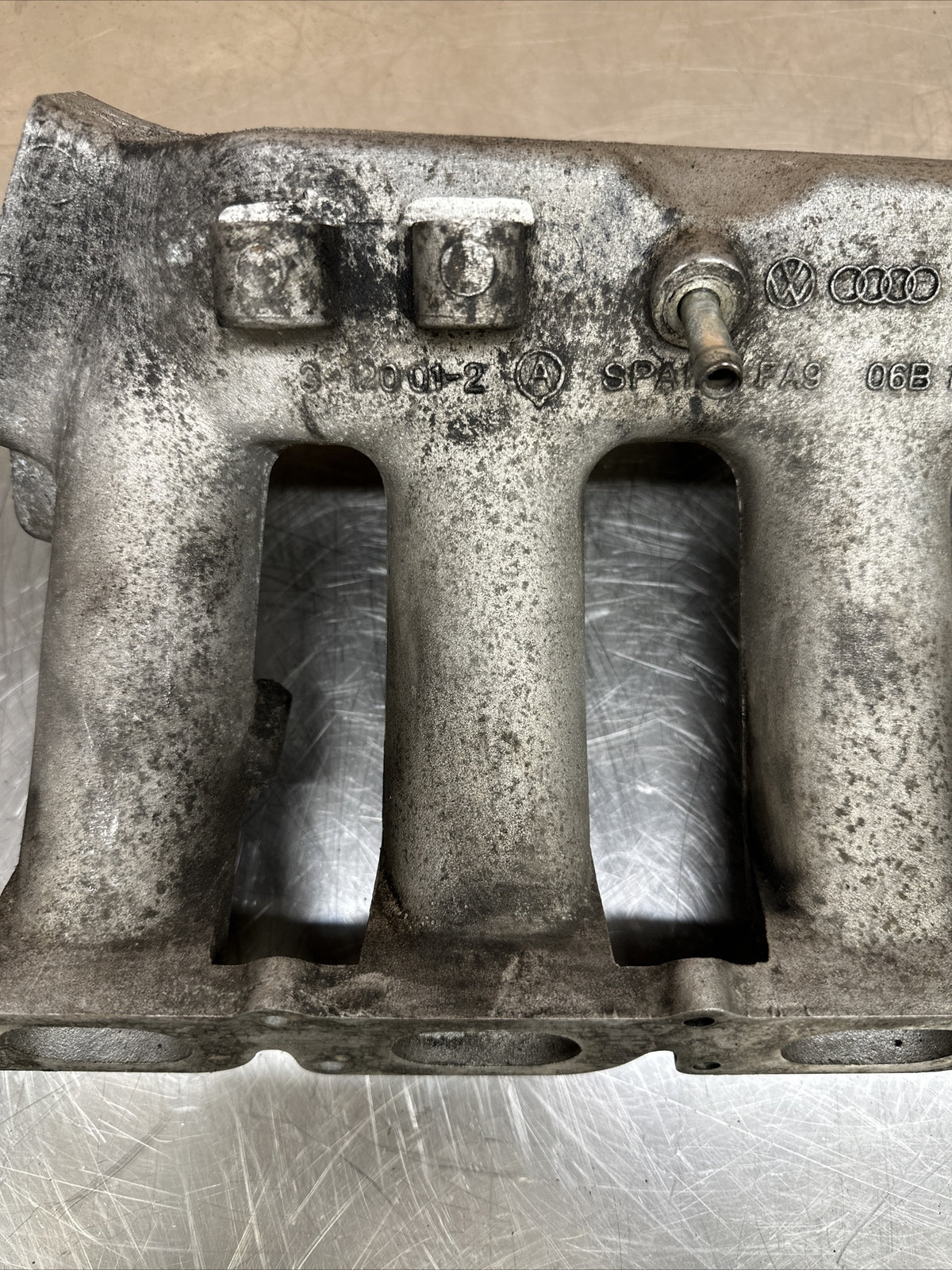 Volkswagen Audi 00-05 1.8 20V AJQ Intake Inlet Manifold 06A133223 06A133223AQ