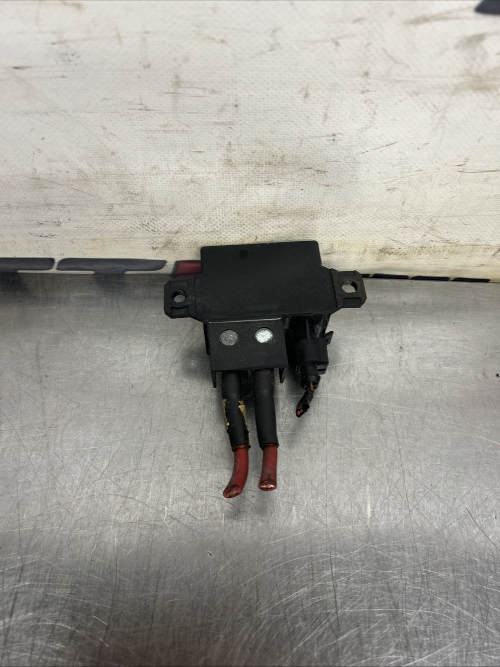 BMW 1 3 5 6 Series E60 E64 E82 E90 Battery Cable Relay 7661503