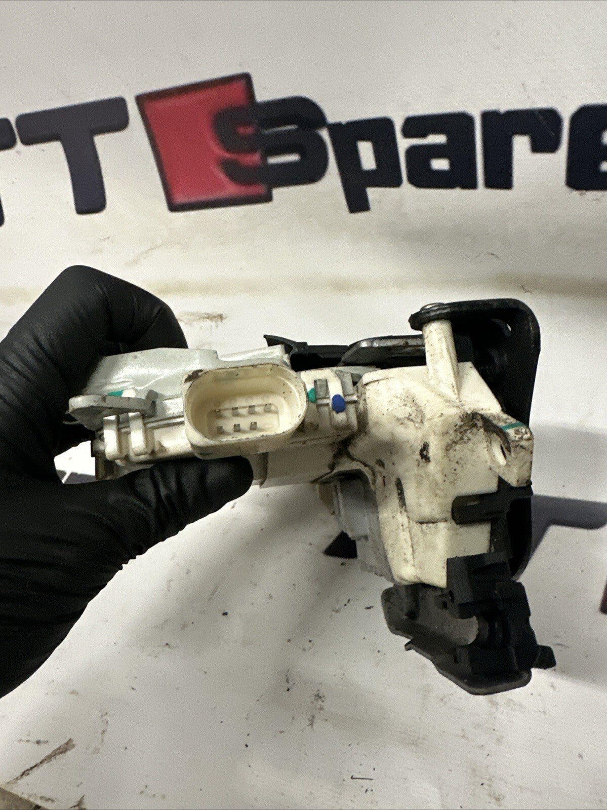 8J2837016C AUDI TT 8J EXTERIOR DOOR LOCK MECHANISM FRONT RIGHT SIDE ACUATOR 
