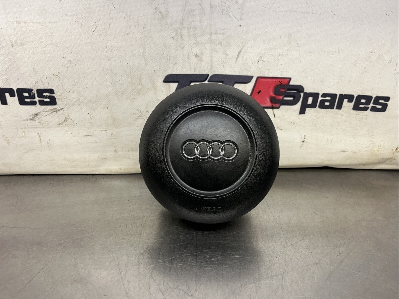 AUDI TT DRIVERS STEERING WHEEL @ir Ag MK2 06-14 8J0880201E