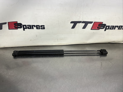 VW Golf MK3 Pair Of Rear Tailgate Struts 1H6827550A