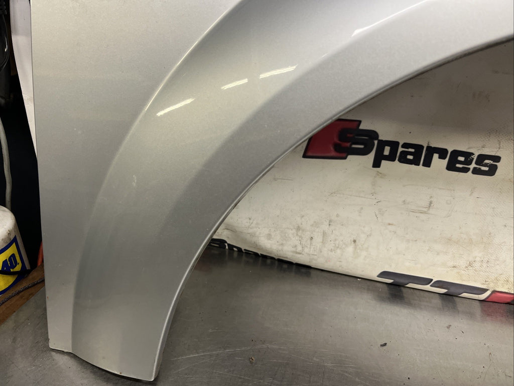 AUDI TT MK1 8N 98-06 OFF RIGHT SIDE FRONT WING Silver LY7W
