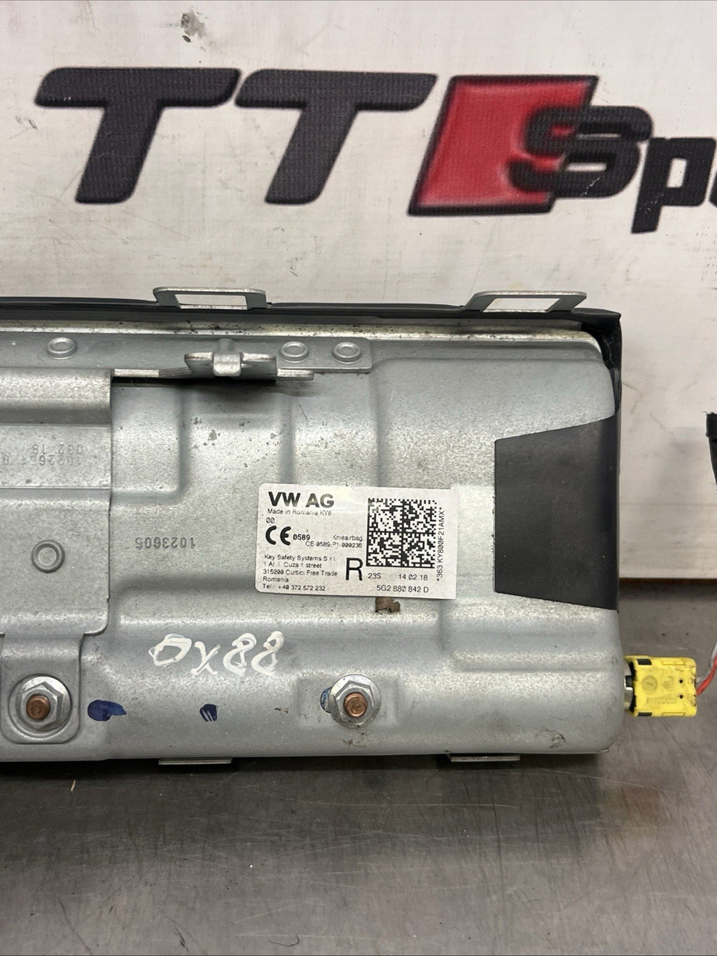 2014 SEAT LEON MK3 RIGHT DRIVER SIDE KNEE 5G2880842D