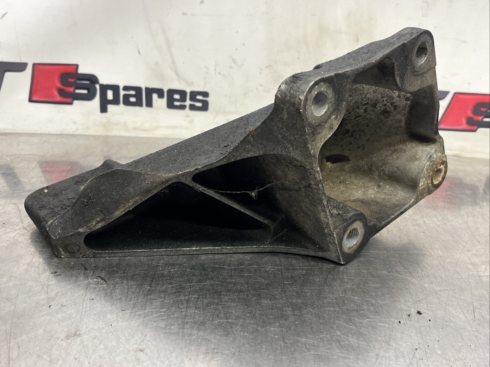 Range Rover Sport Engine Mount Bracket Left KKU500771