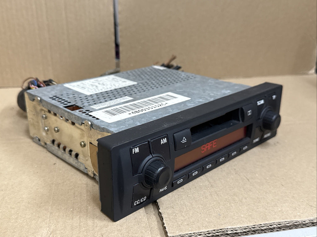 4B0035152C 2003 AUDI TT RADIO STEREO CASSETTE PLAYER HEAD UNIT With Code