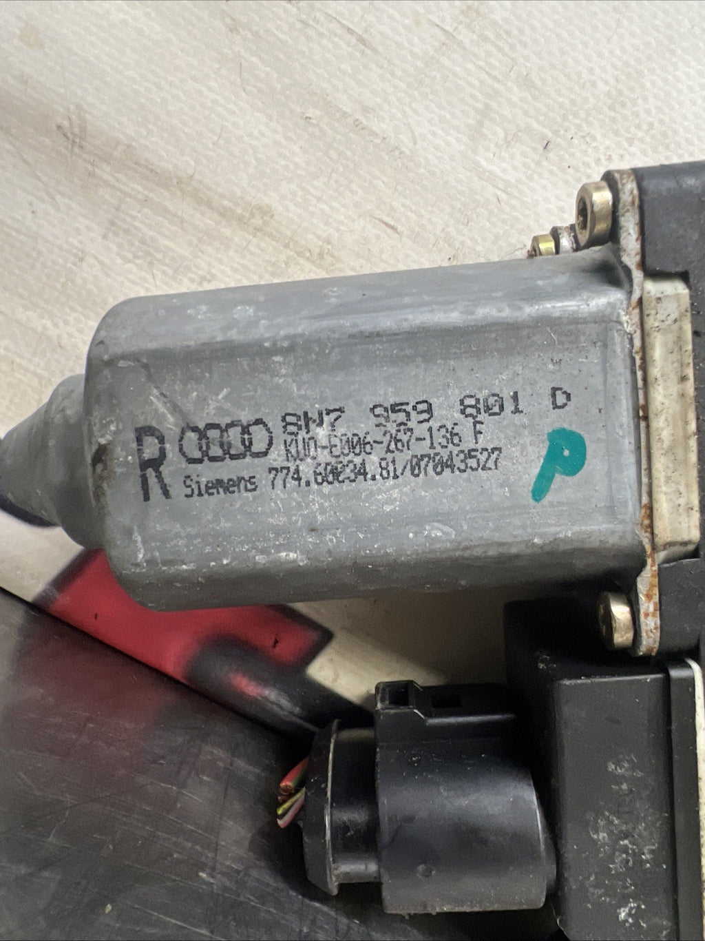Audi TT Mk1 Convertible Roadster LEFT SIDE ELECTRIC WINDOW MOTOR 8N7959801A GEN
