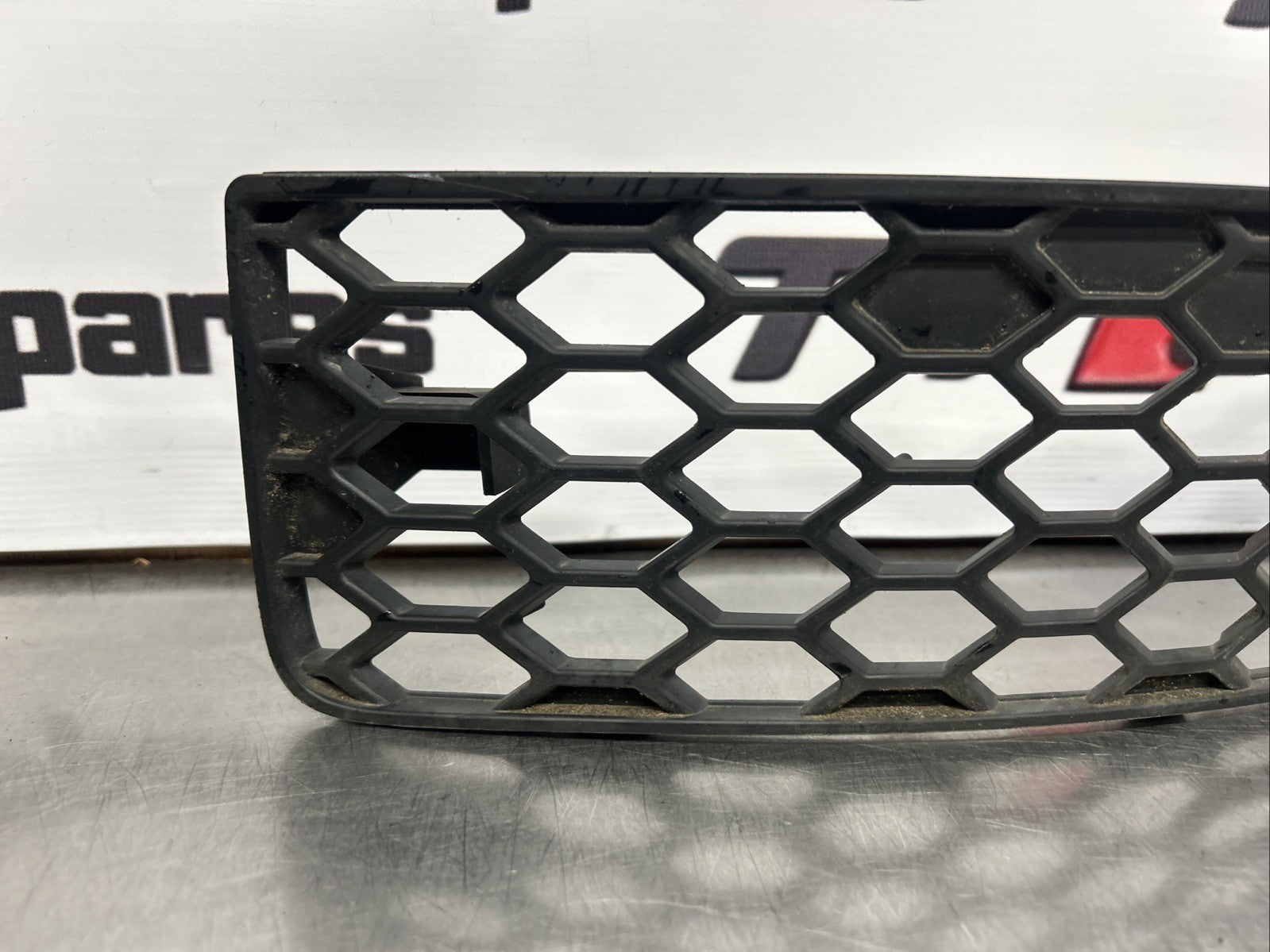 AUDI TT V6  Front Left Bumper Grill 8N0807681G 3.2 Petrol