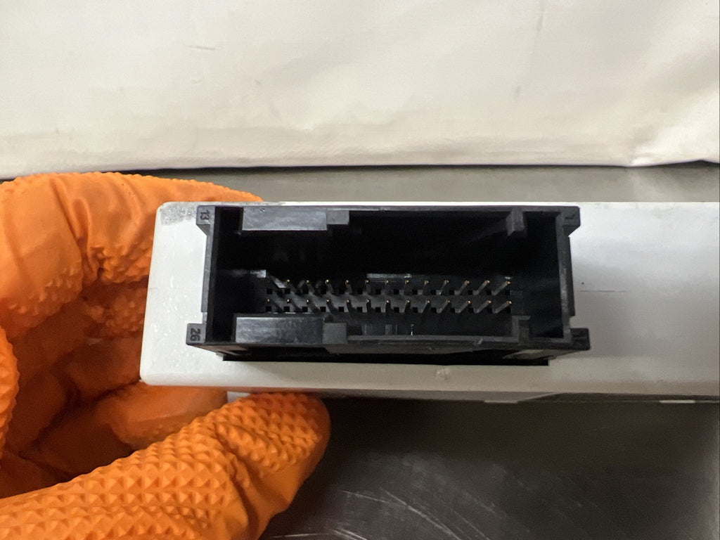 BMW X5 E70 06-13 Body Control Module Junction Box 5WK49131B   6135 9134707