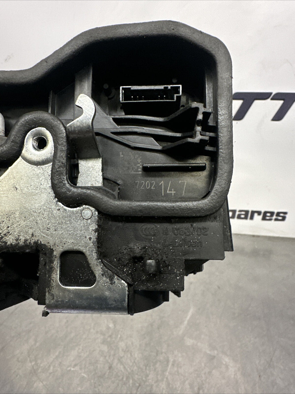 7202147 BMW X5 DOOR LOCK MECHANISM REAR LEFT PASSENGER SIDE  E70 2007 - 2009