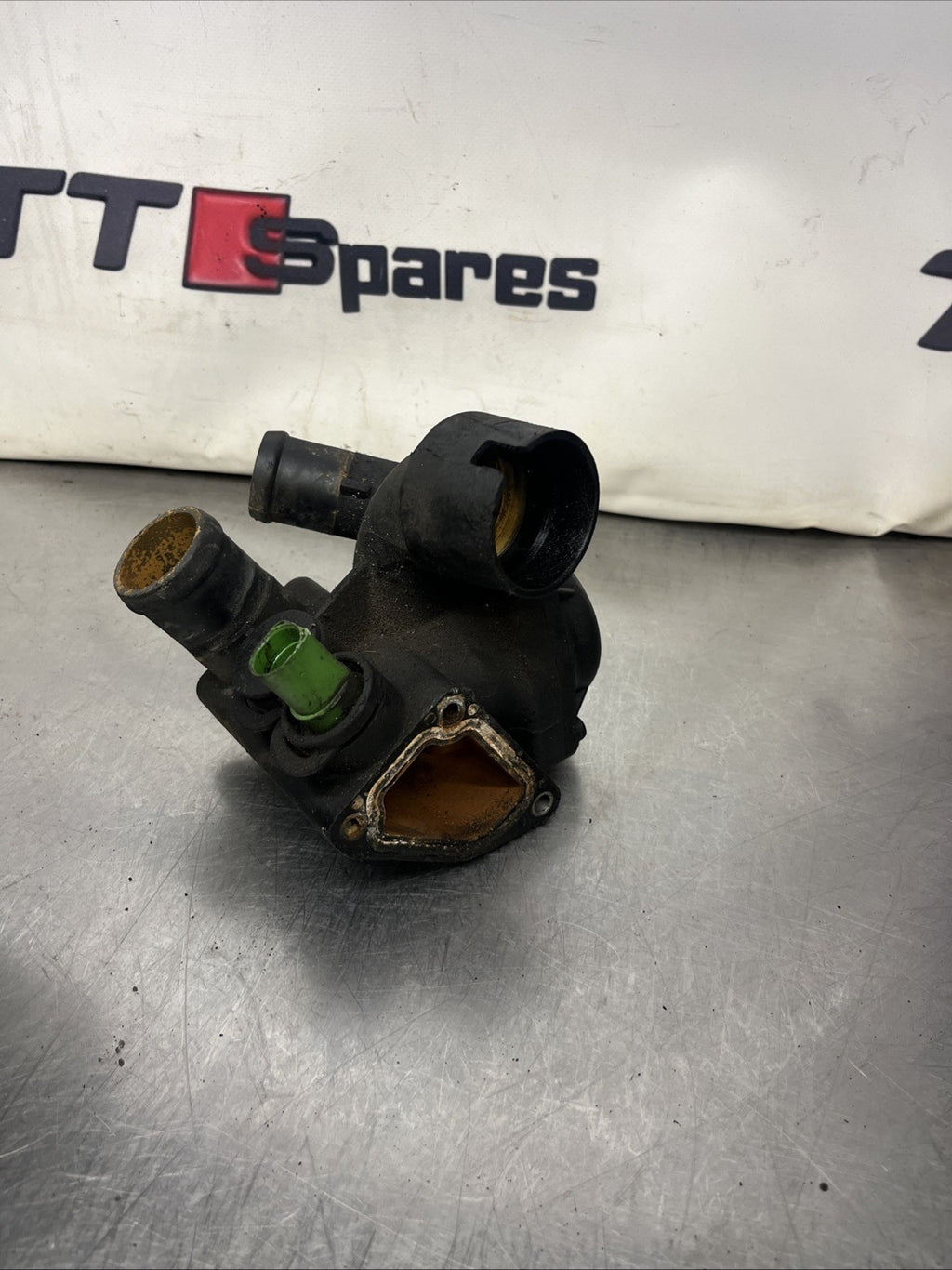 GENUINE 05-09 VW GOLF R32 MK5 AUDI 3.2 THERMOSTAT HOUSING 022121121E