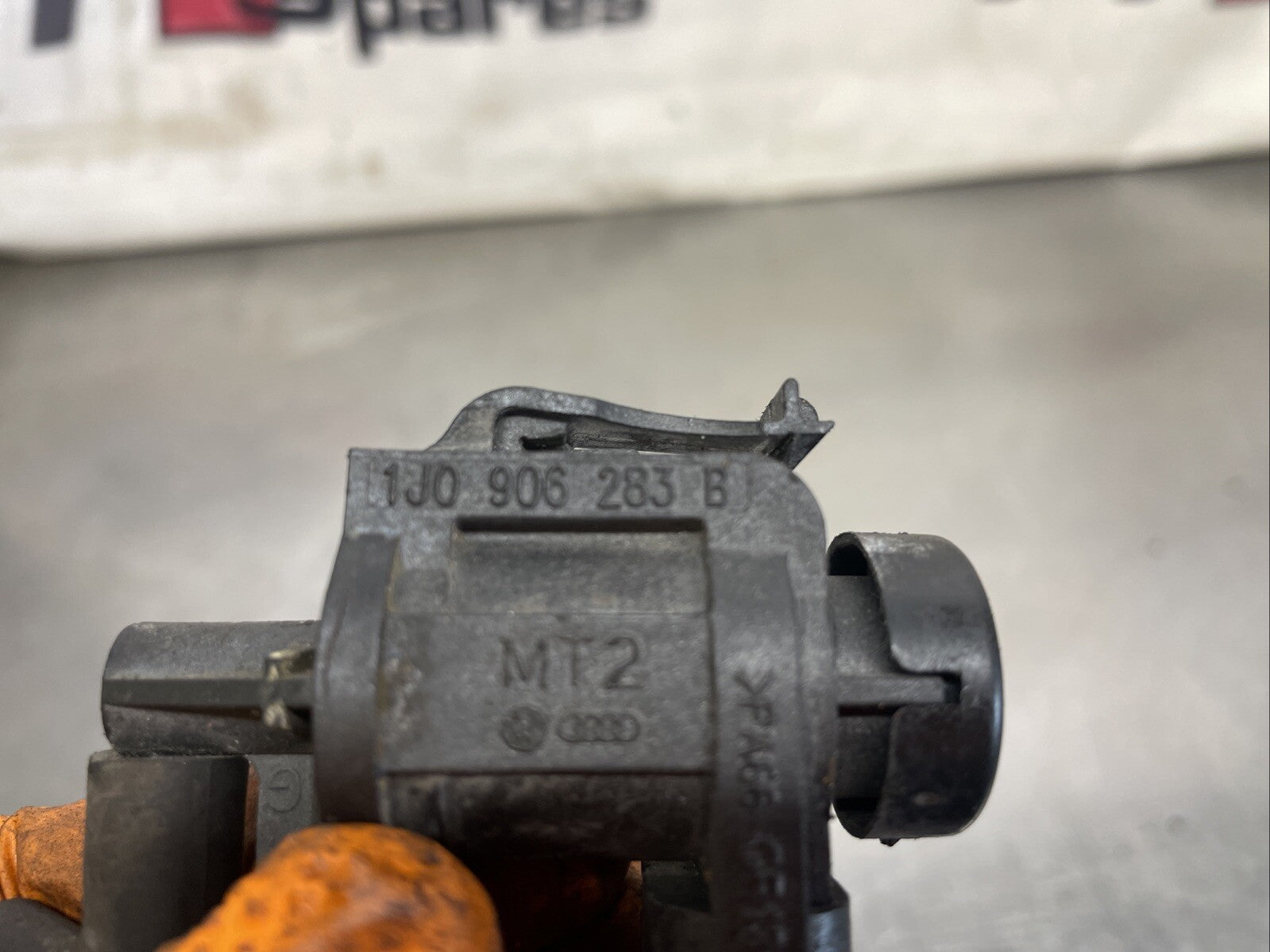 VW SEAT SKODA AUDI VACUUM SOLENOID VALVE AUDI  1J0906283B