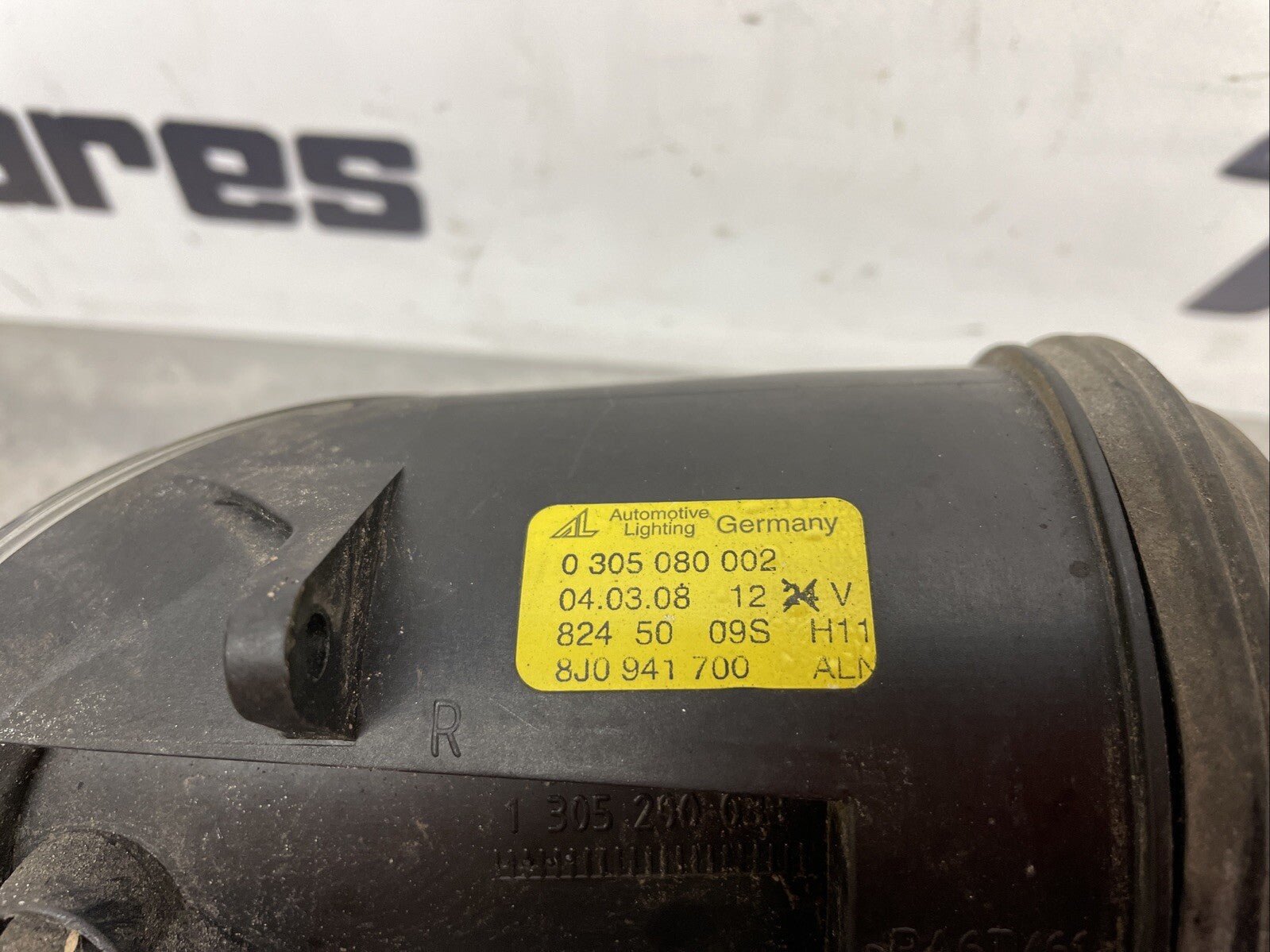 06-14 AUDI TT MK2 FOG LIGHT DRIVERSIDE 8J0941700 USED 