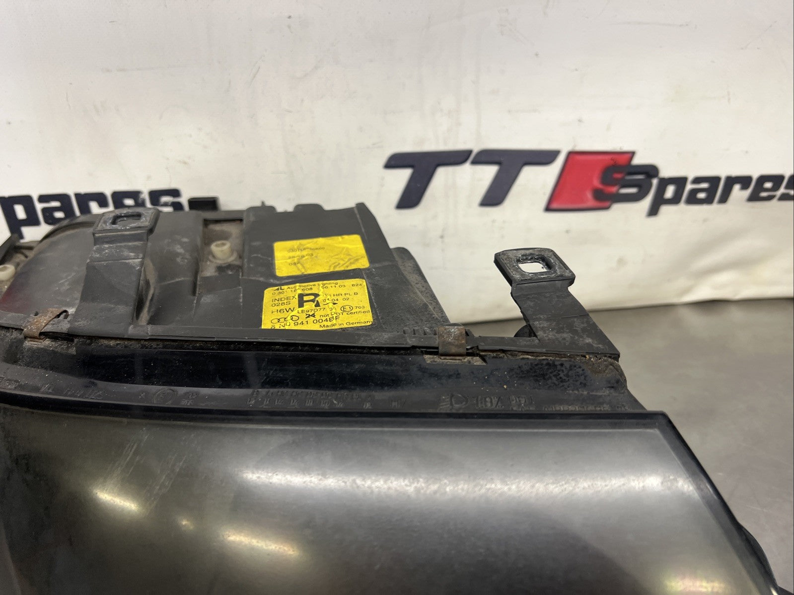AUDI TT MK1 (1999 > 2007) FRONT RIGHT HEADLIGHT  8N0941004AH