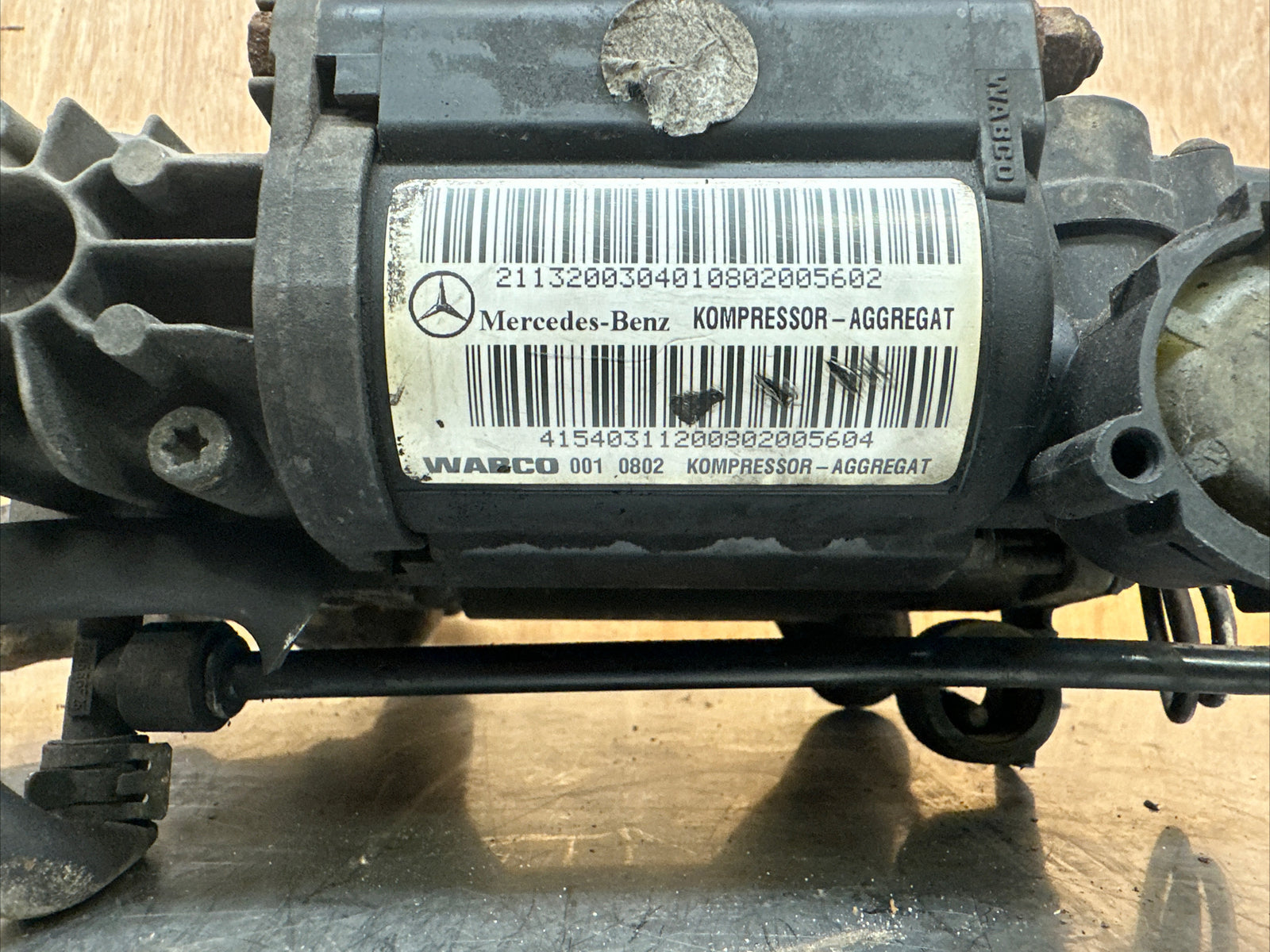 MERCEDES-BENZ S-CLASS W220 98-05 AIR SUSPENSION COMPRESSOR PUMP A211320030401
