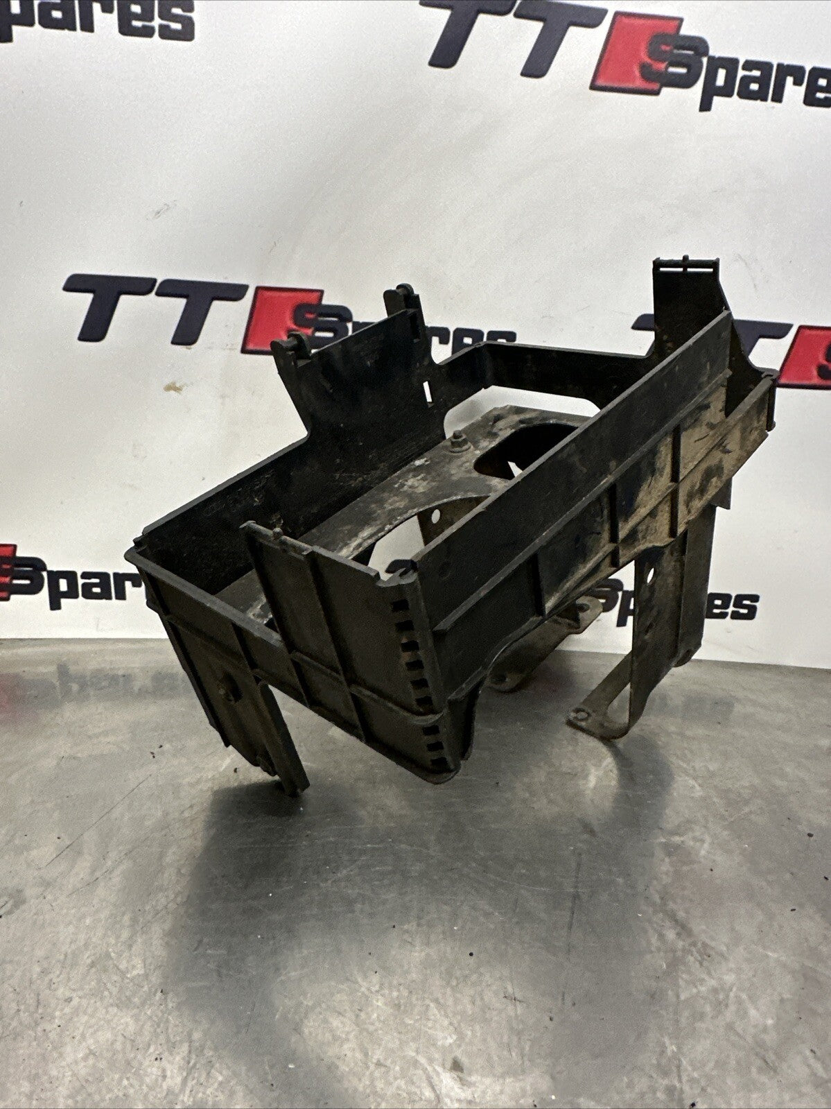 AUDI TT MK1 V6 BATTERY TRAY / BOX SUPPORT (ENGINE BAY) V6 3.2 / QS 98-06 COUPE