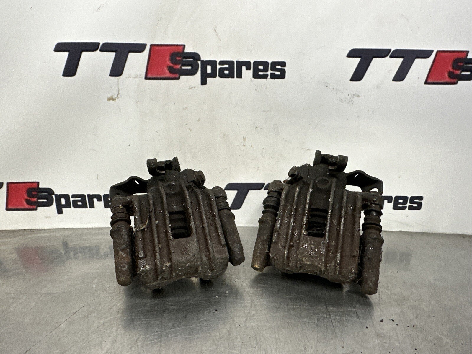 Audi TT Mk1 8N, 180 Pair of Rear Brake Calipers & Carriers - Used (0548)
