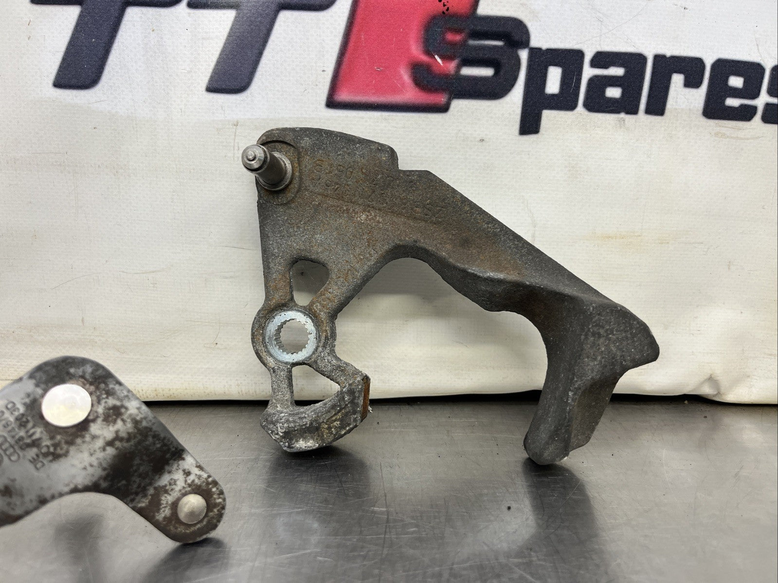 AUDI TT MK1 8N (98-06) S3 CUPRA R 6 SPEED GEAR LINKAGE SELECTOR ARM 8N0711046A