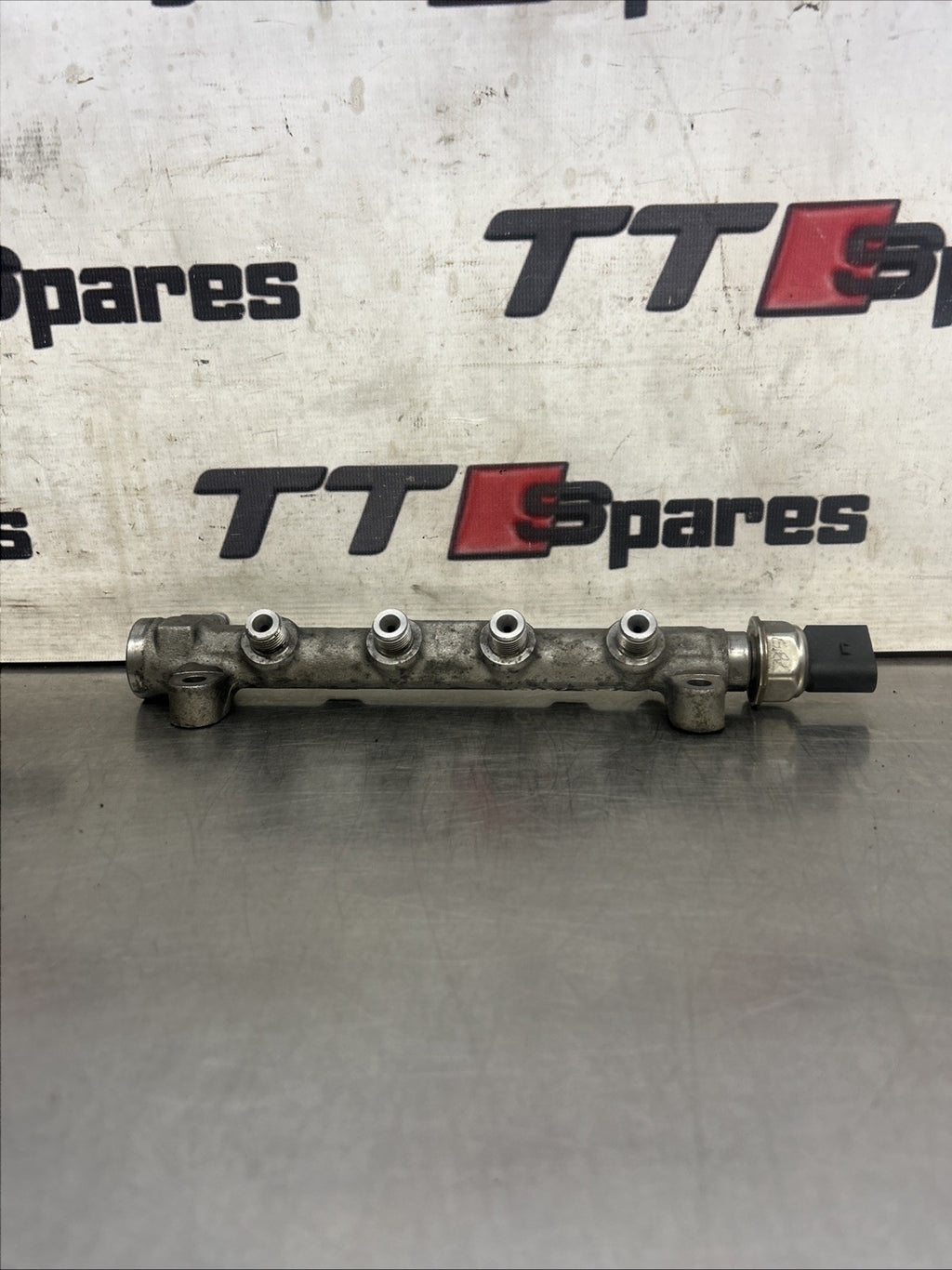  2019 VOLKSWAGEN GOLF MK7 2.0TDI GTD FUEL COMMON INJECTION RAIL 04L 089 D