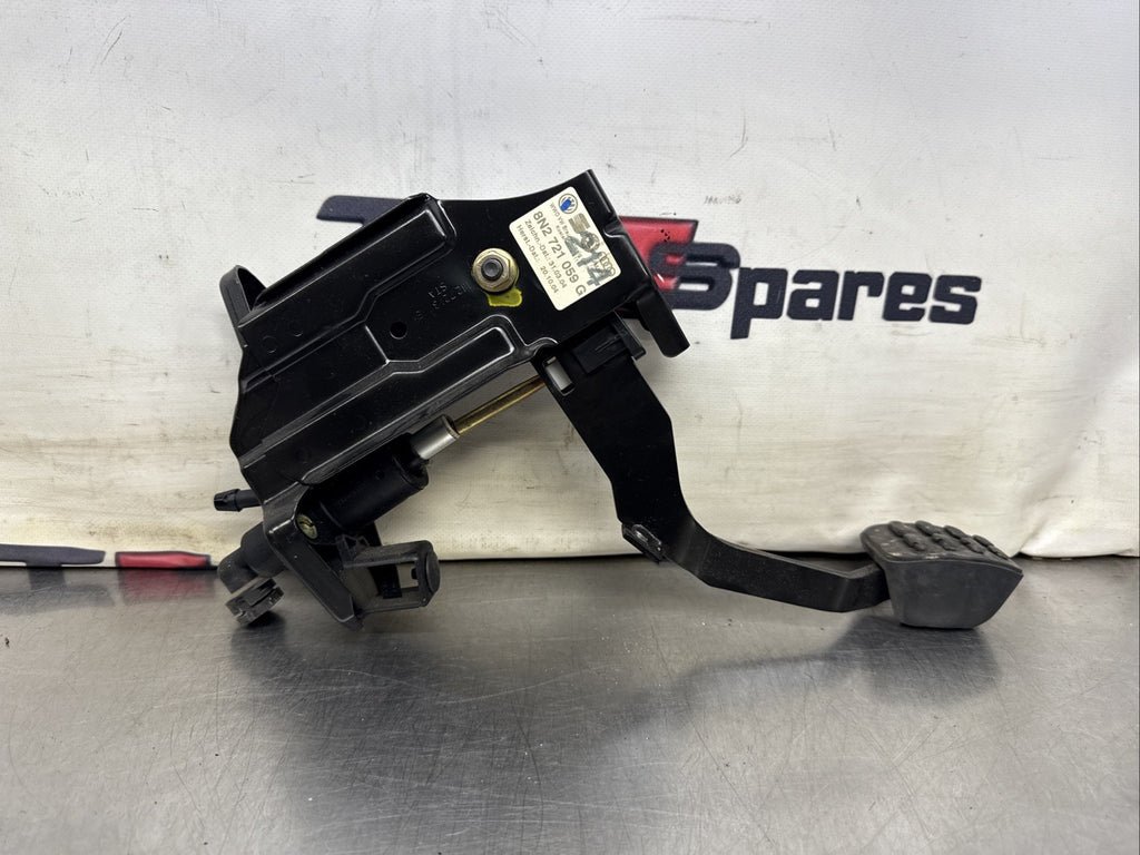Audi TT 8N Clutch Pedal and Master Cylinder 8N2721059G