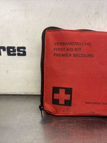Audi Q7  First Aid Kit With Full Stuff Inside (8P0860282A)