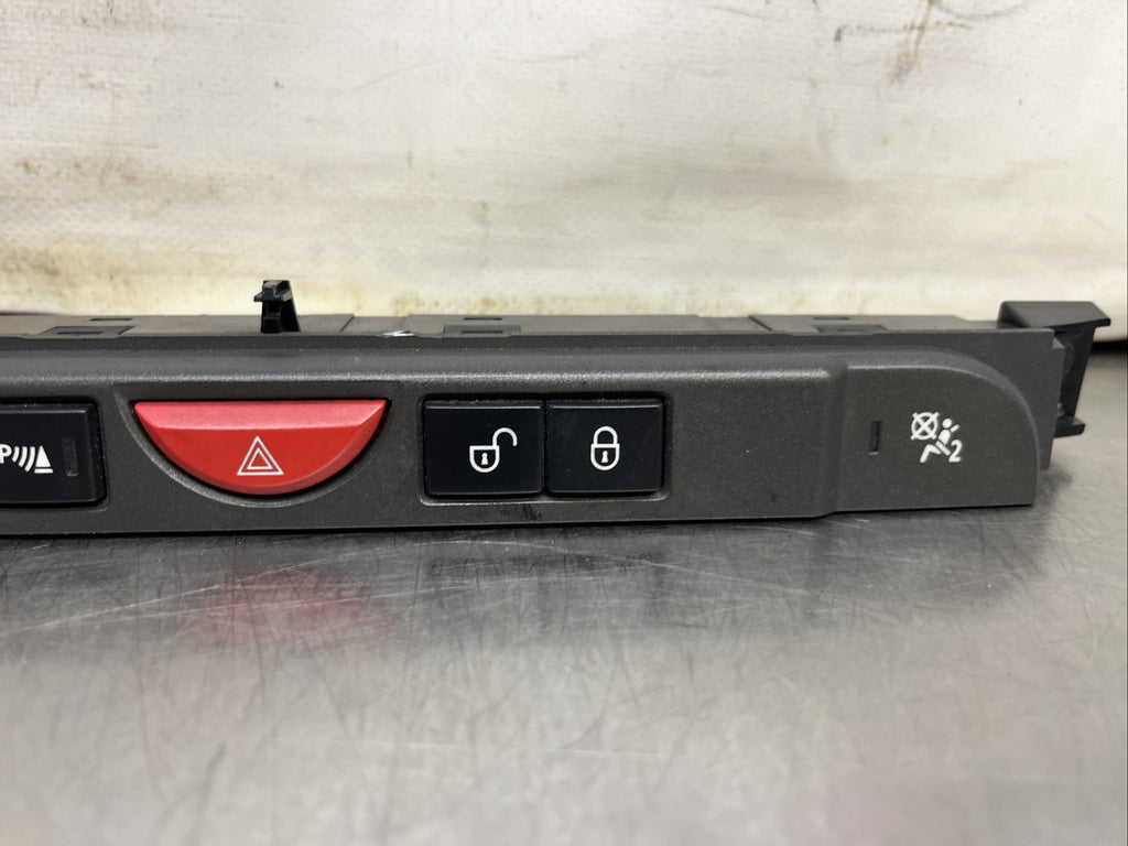Land Rover Discovery 3 Hazard Control And Lock Switch YUL500400WUX