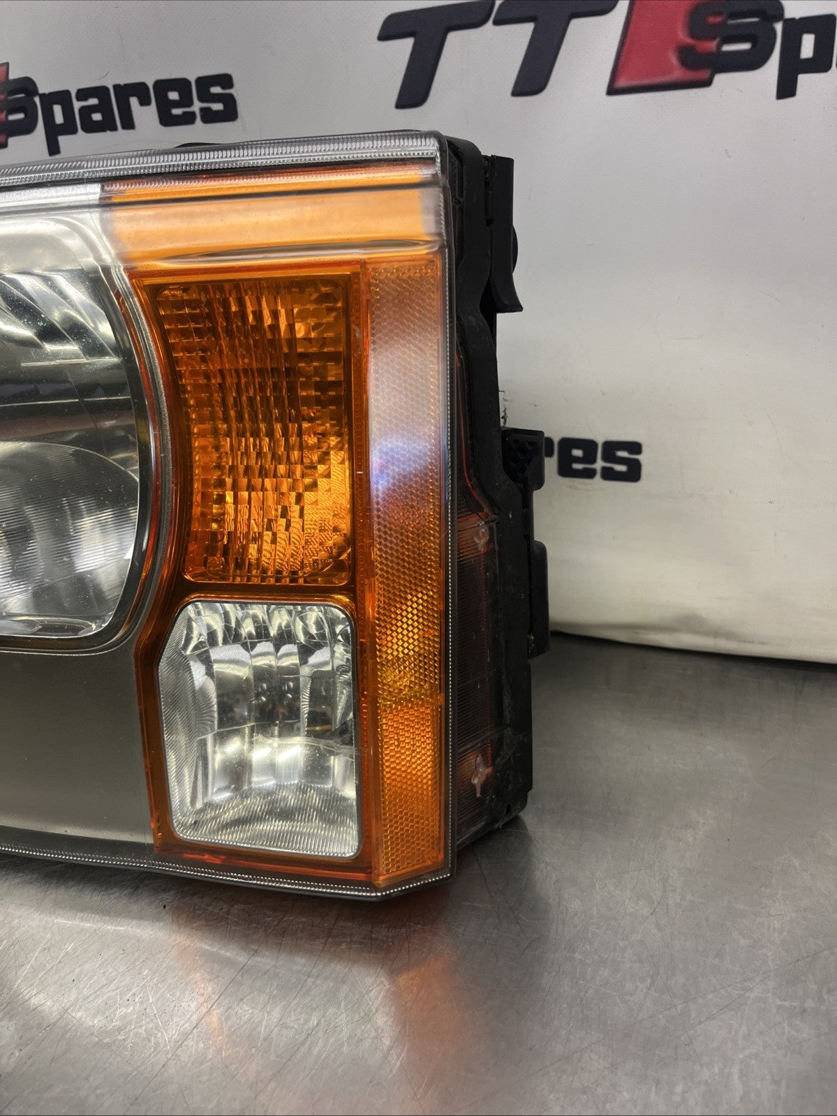 Land Rover Discovery 3 Nearside Passenger Side Halogen Headlight XBC500032
